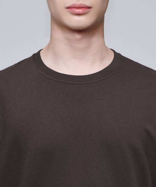 MUSINSA STANDARD（ムシンサスタンダード）の「ベーシック長袖Tシャツ [ダークブラウン]（Tシャツ/カットソー・メンズ・その他・SMALL/MEDIUM/LARGE/X-LARGE/XX-LARGE/XXX-LARGE）」の4枚目の写真