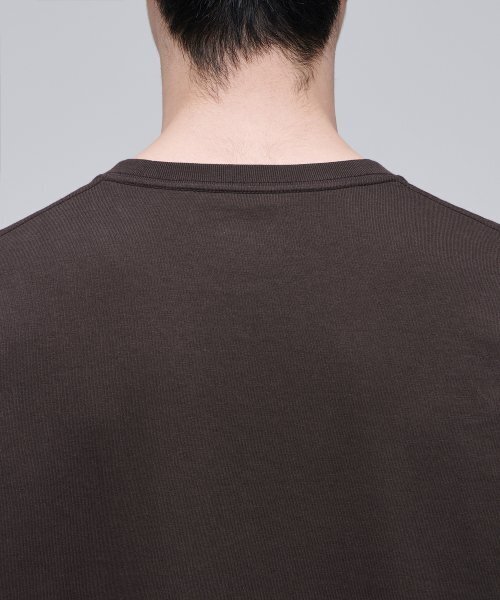 MUSINSA STANDARD（ムシンサスタンダード）の「ベーシック長袖Tシャツ [ダークブラウン]（Tシャツ/カットソー・メンズ・その他・SMALL/MEDIUM/LARGE/X-LARGE/XX-LARGE/XXX-LARGE）」の5枚目の写真