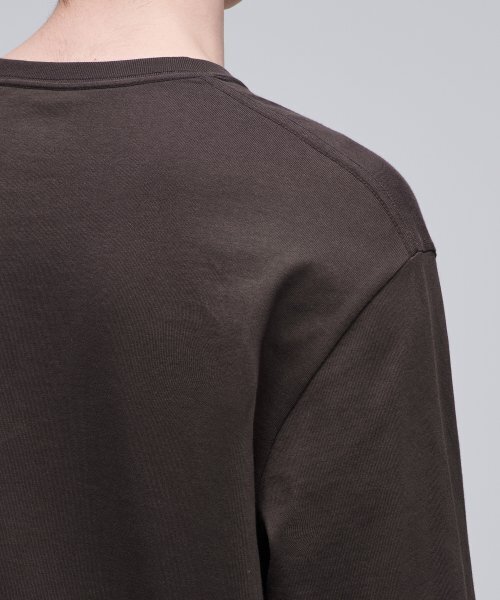 MUSINSA STANDARD（ムシンサスタンダード）の「ベーシック長袖Tシャツ [ダークブラウン]（Tシャツ/カットソー・メンズ・その他・SMALL/MEDIUM/LARGE/X-LARGE/XX-LARGE/XXX-LARGE）」の6枚目の写真