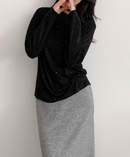 LOWO(ロワ)の「ラメ混 ハイネック カットソー 長袖 レディース きれいめ(Tシャツ/カットソー・レディース・オフホワイト/グレー/ブラック/ブラウン・FREE)」の5枚目の写真
