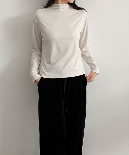 LOWO(ロワ)の「ラメ混 ハイネック カットソー 長袖 レディース きれいめ(Tシャツ/カットソー・レディース・オフホワイト/グレー/ブラック/ブラウン・FREE)」の9枚目の写真