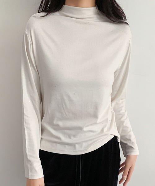 LOWO(ロワ)の「ラメ混 ハイネック カットソー 長袖 レディース きれいめ(Tシャツ/カットソー・レディース・オフホワイト/グレー/ブラック/ブラウン・FREE)」の10枚目の写真