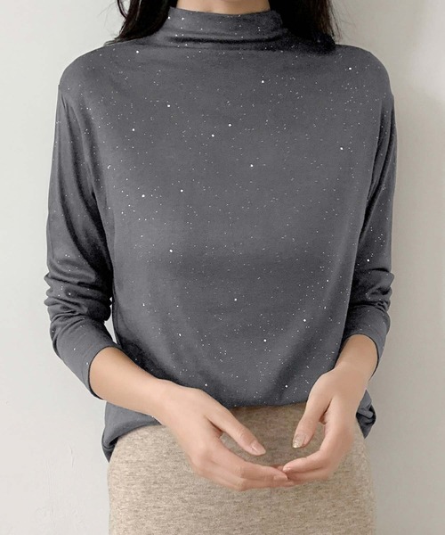 LOWO(ロワ)の「ラメ混 ハイネック カットソー 長袖 レディース きれいめ(Tシャツ/カットソー・レディース・オフホワイト/グレー/ブラック/ブラウン・FREE)」の12枚目の写真