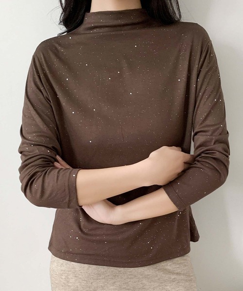 LOWO(ロワ)の「ラメ混 ハイネック カットソー 長袖 レディース きれいめ(Tシャツ/カットソー・レディース・オフホワイト/グレー/ブラック/ブラウン・FREE)」の8枚目の写真