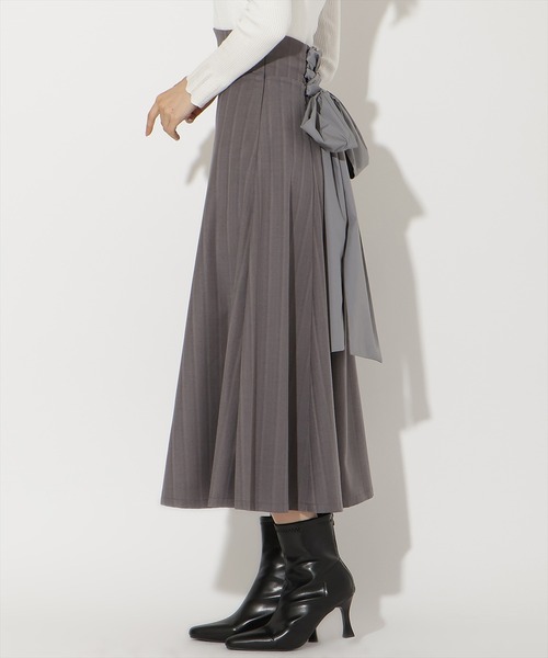 AND COUTURE(アンドクチュール)の「ビッグリボンフレアスカート(スカート・レディース・グレー/ブラック・SMALL/MEDIUM)」の20枚目の写真