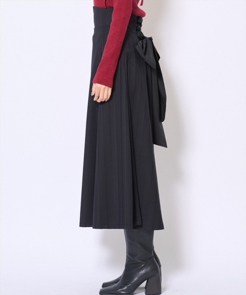 AND COUTURE(アンドクチュール)の「ビッグリボンフレアスカート(スカート・レディース・グレー/ブラック・SMALL/MEDIUM)」の9枚目の写真