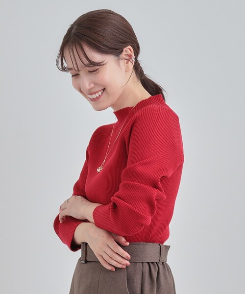 SHOO・LA・RUE（シューラルー）の「【絶妙なゆるピタ/洗濯機可】ちくちくしにくい リブハイネックやわらかニット（ニット/セーター・レディース・イエロー系その他/レッド系/サックスブルー/チャコールグレー・01/02/03/04）」の15枚目の写真