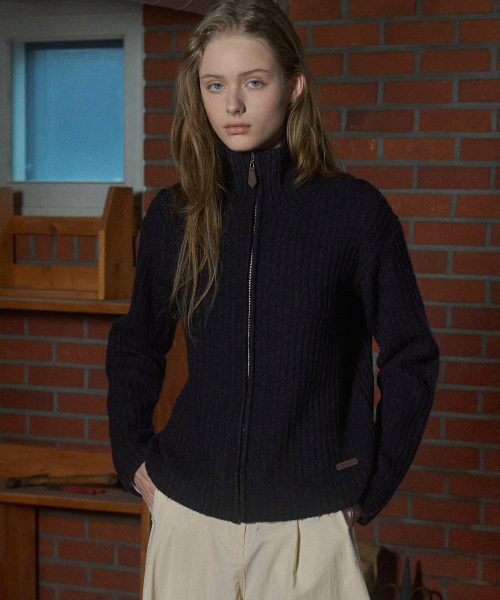 ANDNEEDS（アンドニーズ）の「Grinch pola zip-up knit (navy)（カーディガン/ボレロ・レディース・その他・FREE）」の3枚目の写真