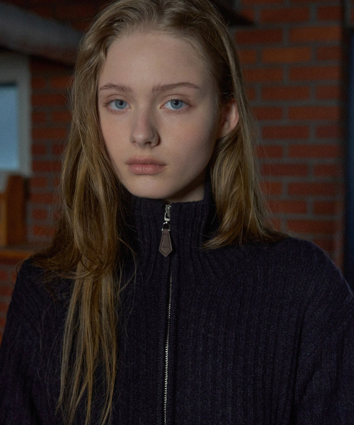 ANDNEEDS（アンドニーズ）の「Grinch pola zip-up knit (navy)（カーディガン/ボレロ・レディース・その他・FREE）」の4枚目の写真