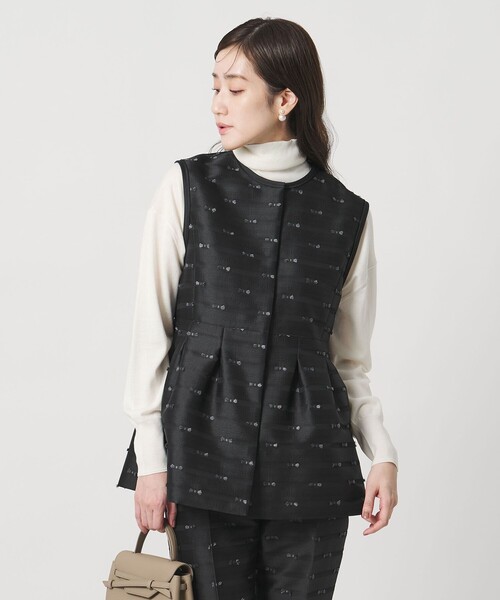 UNITED ARROWS（ユナイテッドアローズ）の「リボン カットジャガード ベスト（ベスト・レディース・ネイビー/ブラック・FREE）」の6枚目の写真