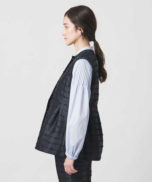 UNITED ARROWS（ユナイテッドアローズ）の「リボン カットジャガード ベスト（ベスト・レディース・ネイビー/ブラック・FREE）」の12枚目の写真