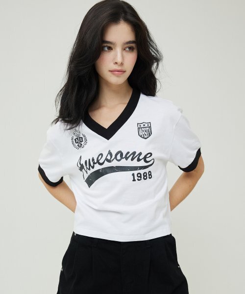 AWESOME STUDIO(オーサムスタジオ)の「Vネックユニフォーム半袖Tシャツホワイト(Tシャツ/カットソー・レディース・その他・FREE)」の4枚目の写真