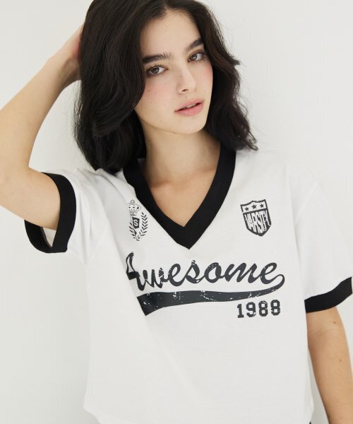 AWESOME STUDIO(オーサムスタジオ)の「Vネックユニフォーム半袖Tシャツホワイト(Tシャツ/カットソー・レディース・その他・FREE)」の5枚目の写真