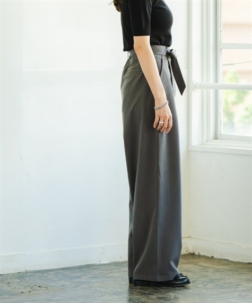 Maison INNESS（メゾンアイネス）の「ベルテッドパンツ（UVカット・防しわ）＜大きいサイズ有＞（スラックス・レディース・グレー/ブラック/グレイッシュベージュ・S/M/L/LL/3L/4L/5L）」の20枚目の写真