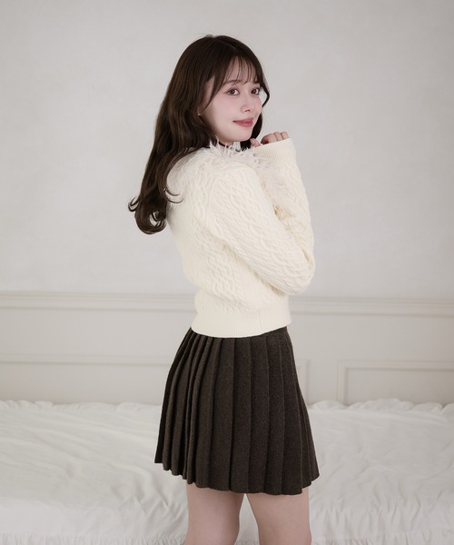 fupel（フぺル）の「poodle fur collar cable knit tops / プードルファーカラーケーブルトップス（カーディガン/ボレロ・レディース・アイボリー/グレー・FREE）」の16枚目の写真