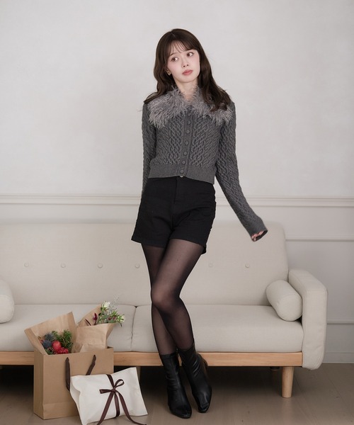 fupel（フぺル）の「poodle fur collar cable knit tops / プードルファーカラーケーブルトップス（カーディガン/ボレロ・レディース・アイボリー/グレー・FREE）」の9枚目の写真