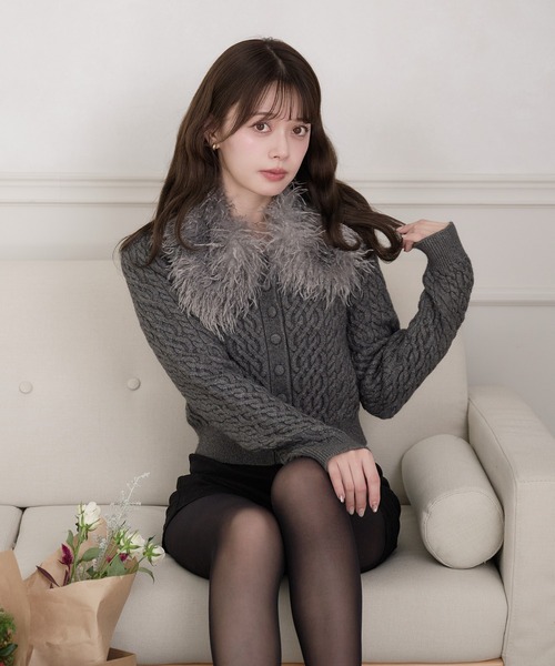 fupel（フぺル）の「poodle fur collar cable knit tops / プードルファーカラーケーブルトップス（カーディガン/ボレロ・レディース・アイボリー/グレー・FREE）」の5枚目の写真