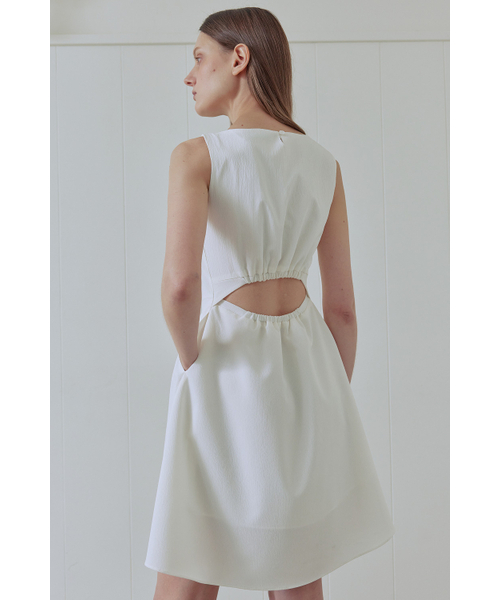 AFTERHOURS(アフターアワーズ)の「FLUID MIDI DRESS (WHITE)(ワンピース・レディース・その他・FREE)」の5枚目の写真