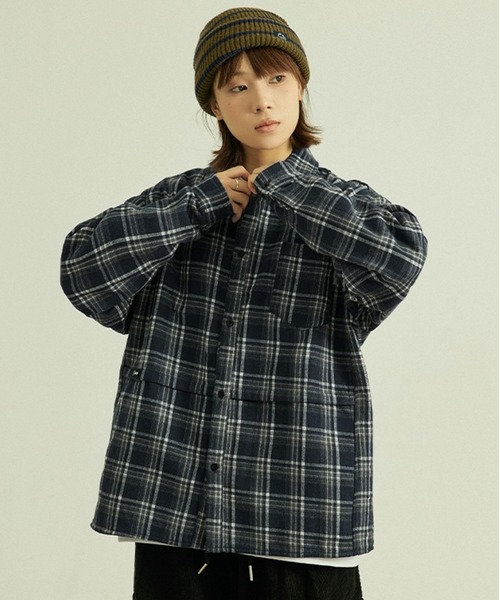 AsheKsha（アシクシャ）の「カップルシャツ - ゆったりとしたチェック柄ポロカラーシャツ（シャツ/ブラウス・レディース・ネイビー/ブラウン・M/L）」の18枚目の写真