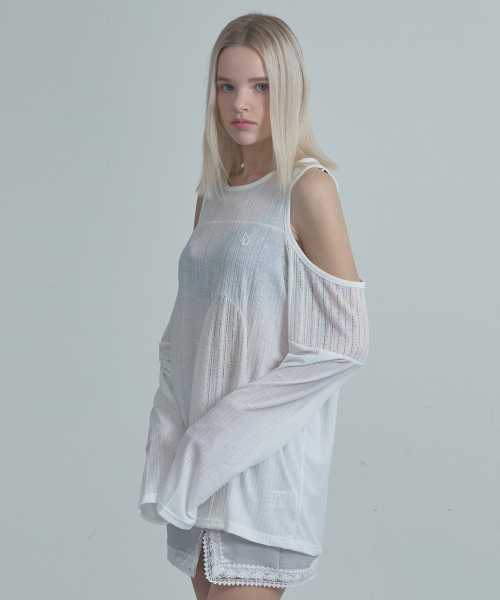 MOIREMOA(モアレモア)の「off-shoulder loose T-shirt-Ivory(Tシャツ/カットソー・レディース・アイボリー・FREE)」の3枚目の写真