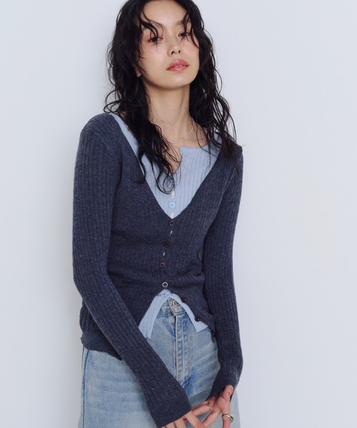 Shelly island(シェリーアイランド)の「レイヤー見えVネックカーディガン(Tシャツ/カットソー・レディース・グレー/ホワイト/ブラウン・FREE)」の20枚目の写真