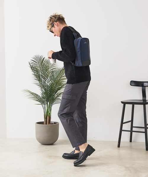 Blue Standard (ブルースタンダード)の「【BLUE STANDARD/ブルースタンダード】【長財布・ペットボトルも楽々】大容量ボディバッグ 異素材切り替え 杢調カジュアル(ボディバッグ/ウエストポーチ・メンズ・グレー/ブラック/ダークネイビー・FREE)」の17枚目の写真