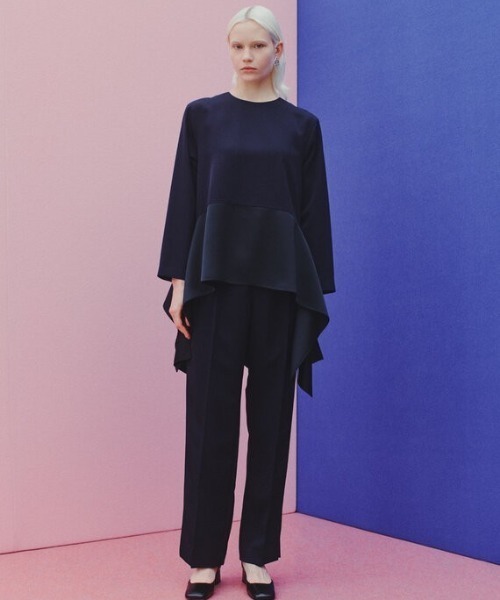 ADORE（アドーア）の「◆ドライタッチツイルパンツ（その他パンツ・レディース・ベージュ/ネイビー・38/36）」の5枚目の写真