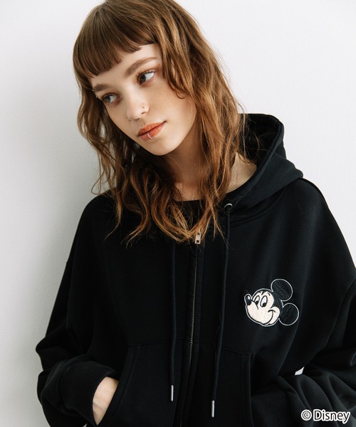 WCJ(ダブルシージェイ)の「Disney / EMBROIDERY ZIP HOODIE(パーカー・レディース・ピンク/パープル/ブラック・FREE)」の1枚目の写真