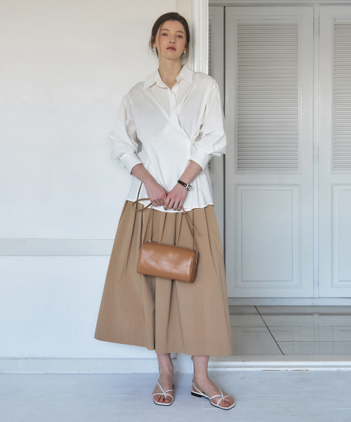 ARTID(アルティーダ)の「プリーツナイロンフルスカート_BEIGE(スカート・レディース・ベージュ・S/M)」の2枚目の写真