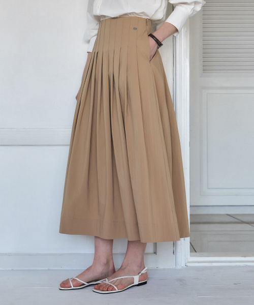 ARTID(アルティーダ)の「プリーツナイロンフルスカート_BEIGE(スカート・レディース・ベージュ・S/M)」の3枚目の写真