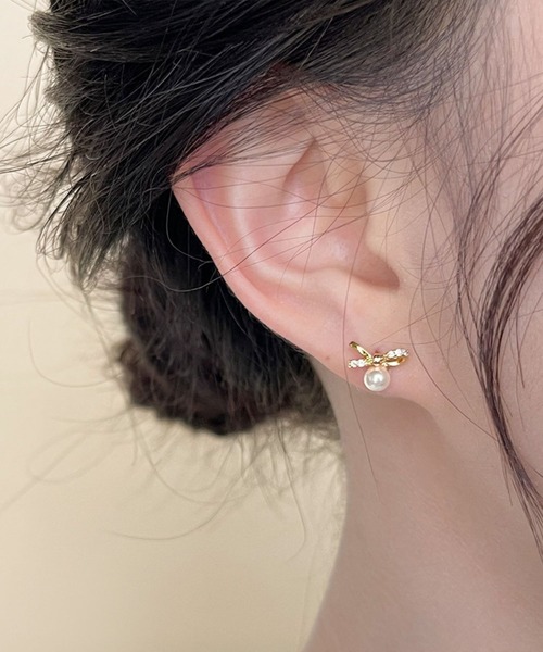 yu-ka(ユーカ)の「YU-KA:リボン&パールデザインピアス ribbon & Pearl design pierce(ピアス(両耳用)・レディース・ゴールド・FREE)」の2枚目の写真