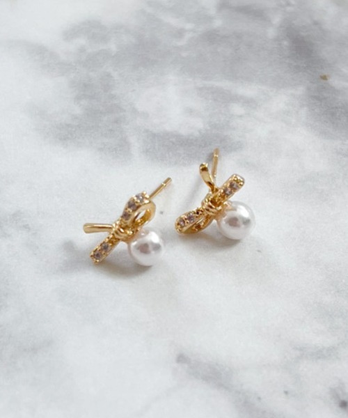 yu-ka(ユーカ)の「YU-KA:リボン&パールデザインピアス ribbon & Pearl design pierce(ピアス(両耳用)・レディース・ゴールド・FREE)」の3枚目の写真