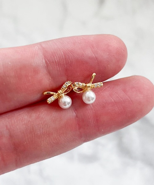 yu-ka(ユーカ)の「YU-KA:リボン&パールデザインピアス ribbon & Pearl design pierce(ピアス(両耳用)・レディース・ゴールド・FREE)」の5枚目の写真