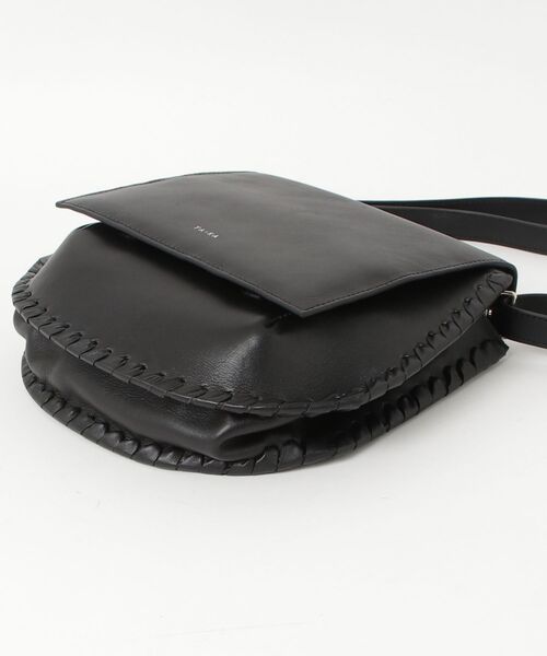 YArKA（ヤーカ）の「【YArKA/ヤーカ】real leather lace up 2way round bottom bag [lumm4] / レースアップ2ウェイラウンドバッグ（ハンドバッグ・レディース・ブラック・FREE）」の21枚目の写真