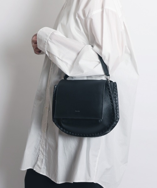 YArKA（ヤーカ）の「【YArKA/ヤーカ】real leather lace up 2way round bottom bag [lumm4] / レースアップ2ウェイラウンドバッグ（ハンドバッグ・レディース・ブラック・FREE）」の19枚目の写真