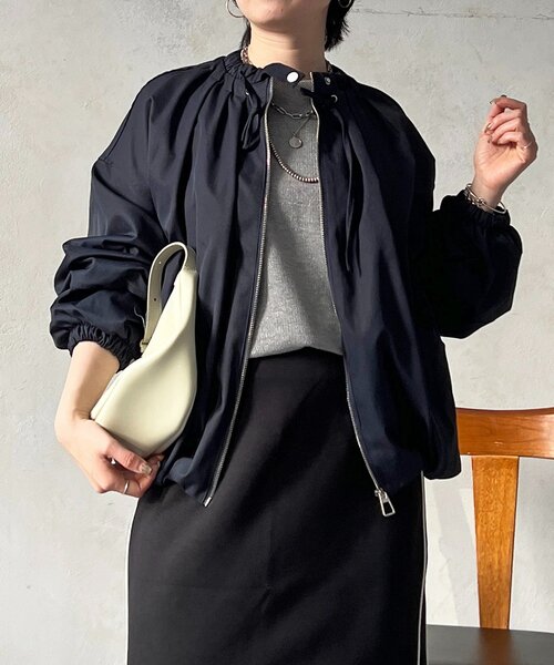 un dix cors（アンディコール）の「ギャザーネックブルゾン（ブルゾン・レディース・ベージュ/ブラック/ネイビー・FREE）」の3枚目の写真