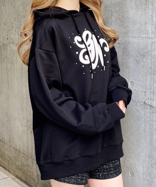 INGNI(イング)の「キルティングロゴスウェットパーカー(パーカー・レディース・ピンク系7/ブラック×ホワイト/グレー×ホワイト/ホワイト×ピンク・M)」の16枚目の写真