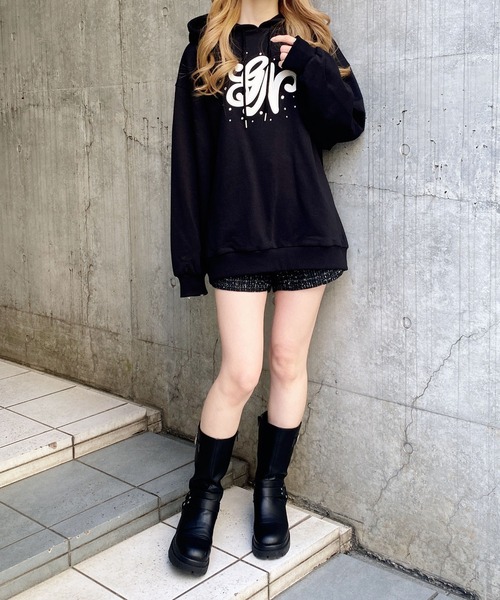 INGNI(イング)の「キルティングロゴスウェットパーカー(パーカー・レディース・ピンク系7/ブラック×ホワイト/グレー×ホワイト/ホワイト×ピンク・M)」の18枚目の写真