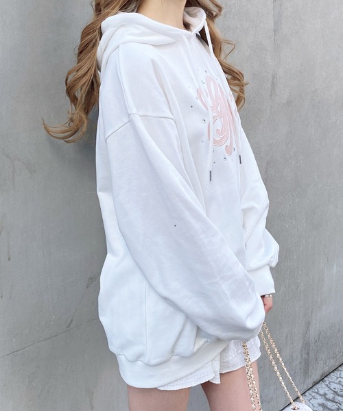 INGNI(イング)の「キルティングロゴスウェットパーカー(パーカー・レディース・ピンク系7/ブラック×ホワイト/グレー×ホワイト/ホワイト×ピンク・M)」の8枚目の写真