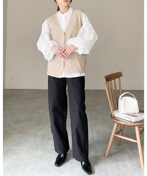 She's Closet(シーズクローゼット)の「深Vネックノーカラー メタル ニュアンスボタンニットベスト(ベスト・レディース・アイボリー/杢グレー/チャコールグレー/ベージュ・FREE)」の14枚目の写真