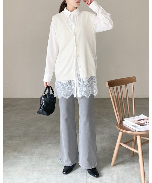 She's Closet(シーズクローゼット)の「深Vネックノーカラー メタル ニュアンスボタンニットベスト(ベスト・レディース・アイボリー/杢グレー/チャコールグレー/ベージュ・FREE)」の20枚目の写真