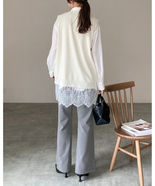 She's Closet(シーズクローゼット)の「深Vネックノーカラー メタル ニュアンスボタンニットベスト(ベスト・レディース・アイボリー/杢グレー/チャコールグレー/ベージュ・FREE)」の21枚目の写真