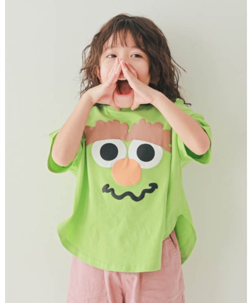 nicohrat（ニコフラート）の「ニコフラート モンスターなりきり Tシャツ（Tシャツ/カットソー・キッズ・イエロー/ピンク/グリーン/レッド/サックスブルー・90cm/100cm/110cm/120cm/130cm/140cm）」の2枚目の写真