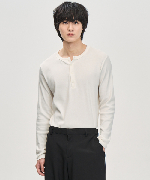 PRAIRIE(KR)(プレーリー)の「ヘンリーネックリブロングスリーブ(アイボリー)(Tシャツ/カットソー・メンズ・アイボリー・MEDIUM/LARGE)」の4枚目の写真