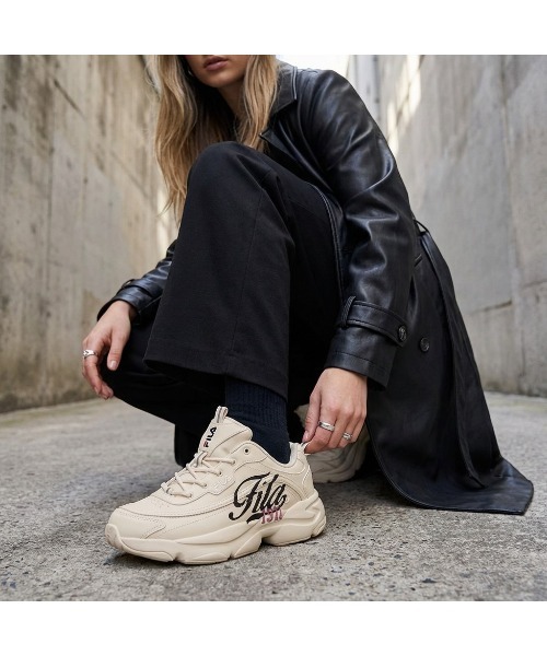 セール】RAYTONA SCRIPT（スニーカー）｜FILA（フィラ）のファッション 
