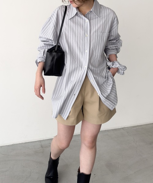 CANAL JEAN(キャナルジーン)の「OUVIR シュシュ付きストライプシャツ(シャツ/ブラウス・レディース・グレー/ブルー・ONE SIZE)」の2枚目の写真