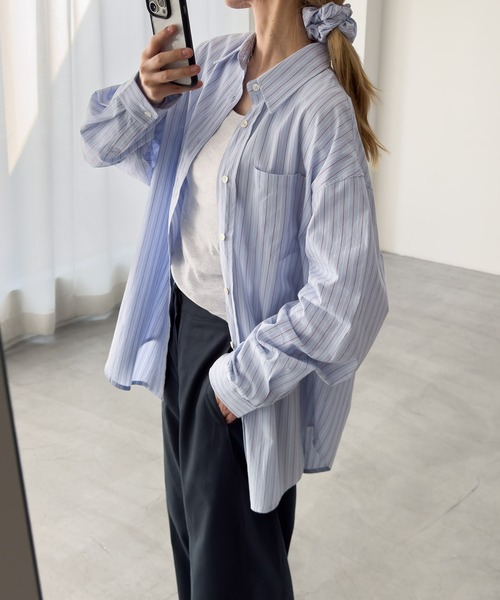 CANAL JEAN(キャナルジーン)の「OUVIR シュシュ付きストライプシャツ(シャツ/ブラウス・レディース・グレー/ブルー・ONE SIZE)」の1枚目の写真