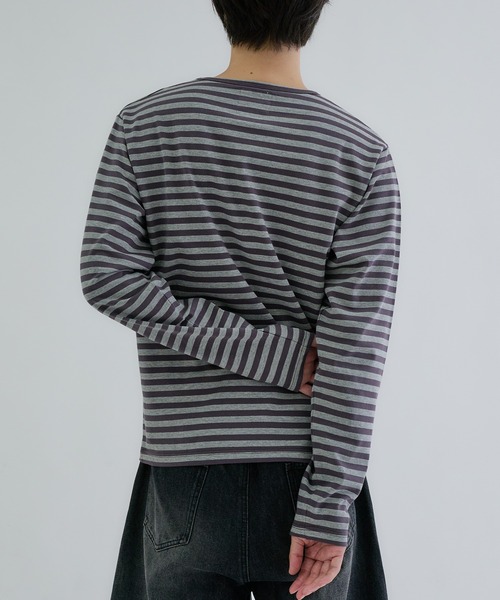 EPNK(イーピーエヌケー)の「Assorted border long sleeve tee / アソートボーダーロングスリーブtee(Tシャツ/カットソー・メンズ・ブラック/グレー/オフホワイト/ブラック系/カーキ/チャコールグレー/グレイッシュブルー/ブルー・LARGE/MEDIUM/SMALL)」の13枚目の写真