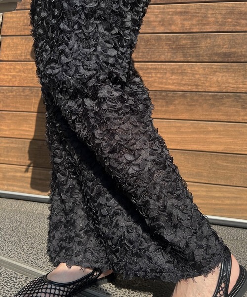 WILLFULLY(ウィルフリー)の「fringe wave tulle pencil SK(スカート・レディース・ライトホワイト/ブラック・FREE)」の7枚目の写真
