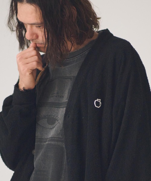 ADAM PATEK(アダムパテック)の「mcg3779-washed cotton pile raw-edge cardigan カーディガン(AP2614017)(カーディガン/ボレロ・メンズ・アイボリー/ブラック・2/1)」の11枚目の写真